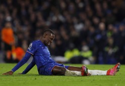 爱游戏APP下载包含里程碑夜阿斯顿维拉调整名单，欧篮联转会期刷纪录，震撼外界，赛季目标并未改变的词条