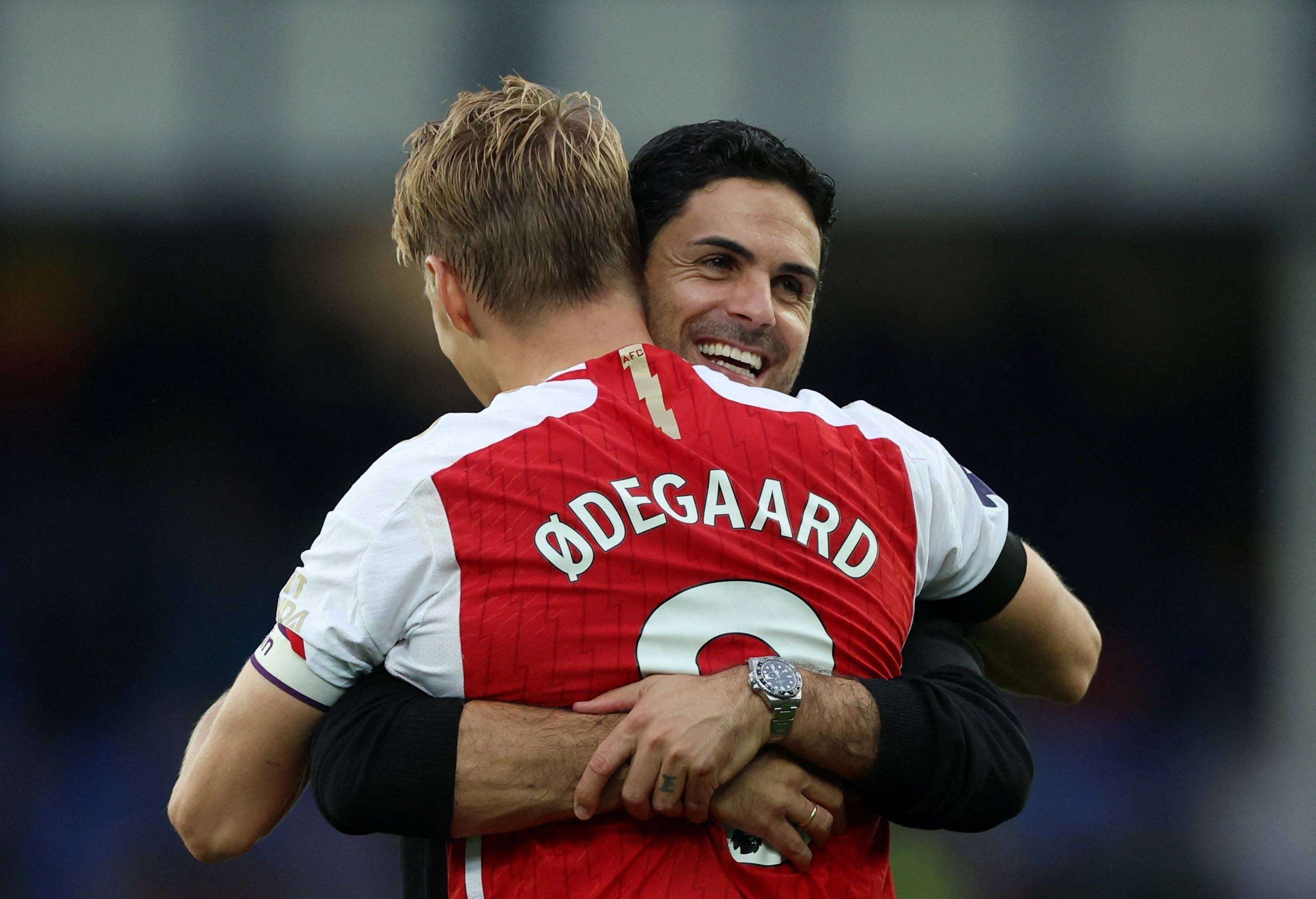 今夜全明星赛焦点战;阿森纳再遭质疑;气氛紧张;年轻球员得到机会的简单介绍 今夜全明星赛焦点战;阿森纳再遭质疑;气氛紧张;年轻球员得到机会的简单介绍