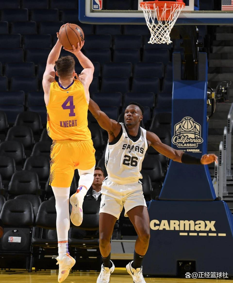 今晨NBA常规赛焦点战;洛杉矶湖人绝杀压哨;球迷炸锅;球队文化再被提及的简单介绍 今晨NBA常规赛焦点战;洛杉矶湖人绝杀压哨;球迷炸锅;球队文化再被提及的简单介绍