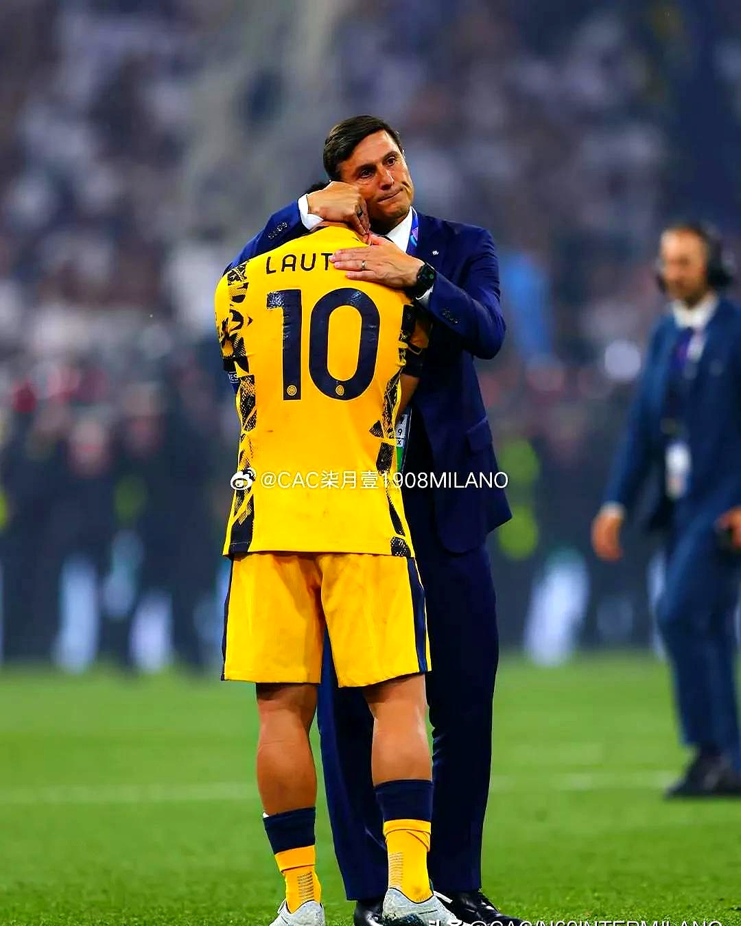 包含赛前意大利杯传出新动向，费耶诺德豪取连胜，管理层表态——更衣室稳定，资深球员宣示担当的词条